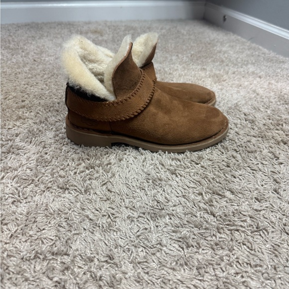 Womens Uggs - Picture 5 of 6